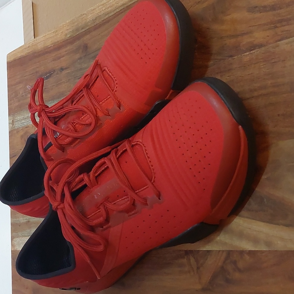 Under Armour UA TriBase Reign Mens Size 10 Red Multisport Trainer Shoes